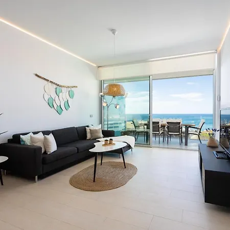 Higueron Med Leaf Apartment